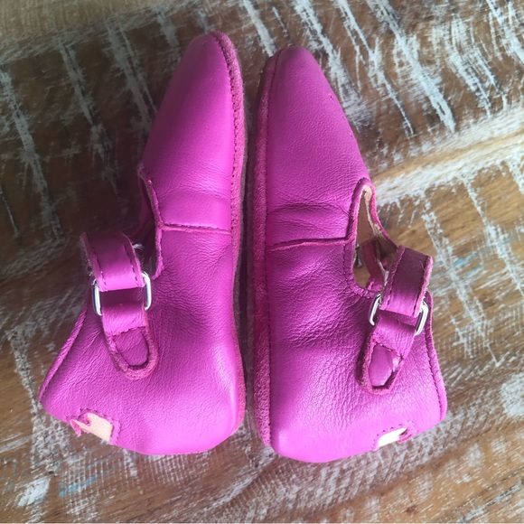 Easy Peasy Lillyp Velcro leather Mary Jane soft soled shoes in “fushia” - Picture 4 of 12